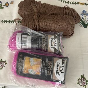 Phentex Slipper and Craft Yarn Set